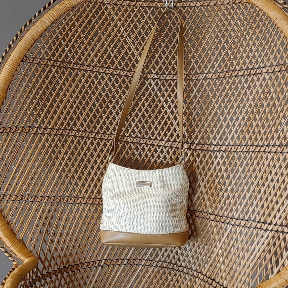 💚LIZ CLAIBORNE SUMMER BAG